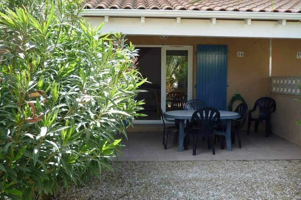 Air-conditioned villa with wifi pool in residence 300 m from the beach in Portiragnes, Côte d'Améthyste