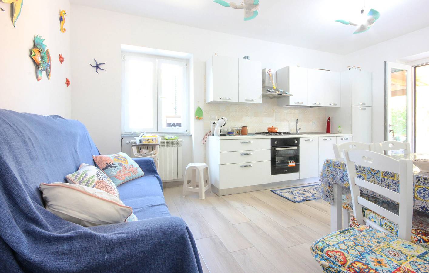 Entire holiday apartment, Cozy Beachside Apartment with Pool and Parking in Castellabate, Cilento