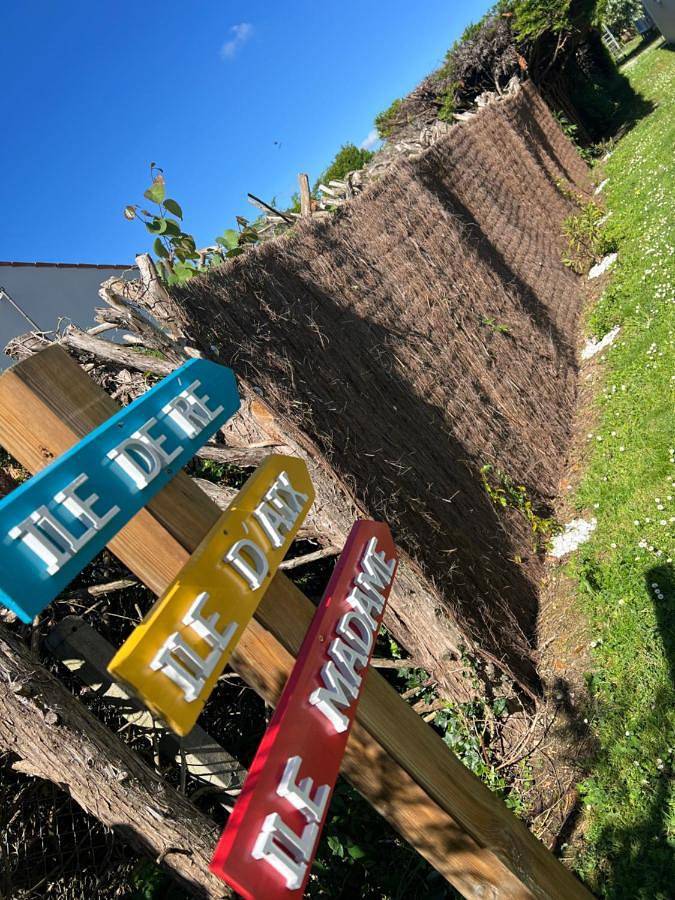 Location de vacances pour 5 personnes, avec Terrasse et Jardin ainsi que Piscine et Vue à La Grève-sur-Mignon