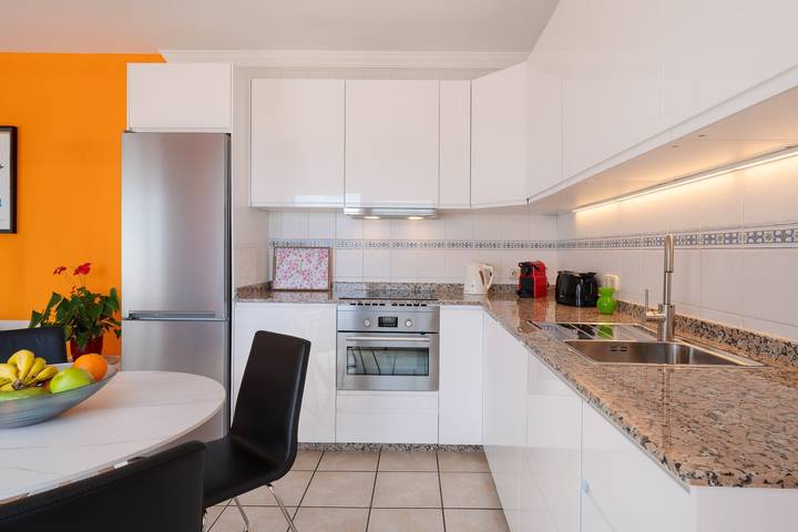 Apartamento entero, Apartamento "La Vega de Lanzarote 4" con vistas al mar, piscina y Wi-Fi in Tías, Lanzarote