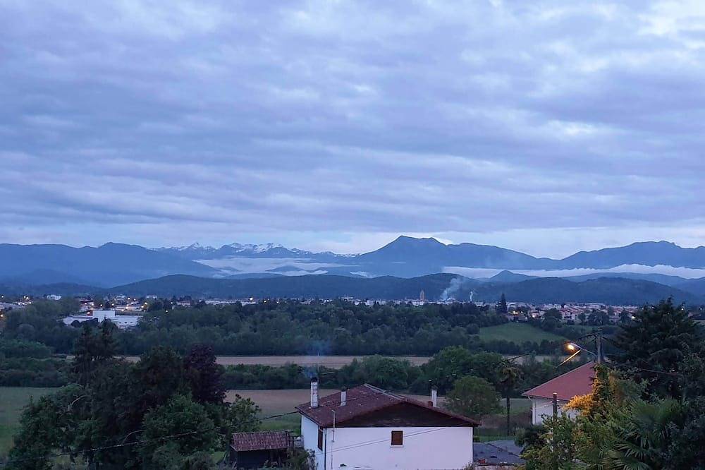 Appartement entier, Vue Des Pyrenees - Tout Nouveau Pour Ete 2023 in Saint-Gaudens, Haute-Garonne