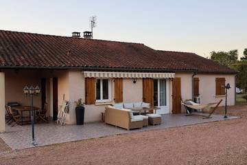 Gîte pour 8 personnes, avec jardin et terrasse à Saint-Pierre-de-Côle