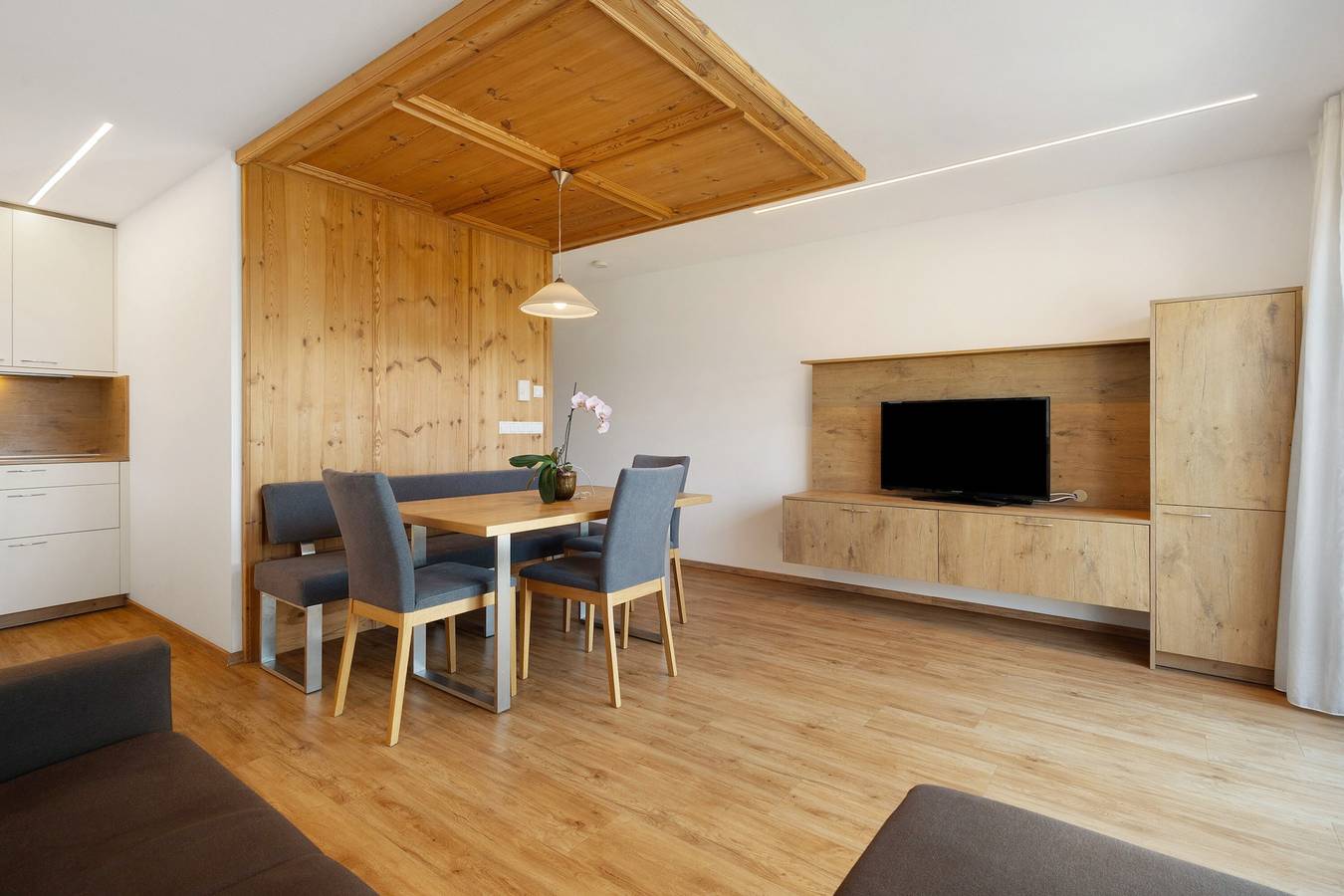Ganze Wohnung, Ferienwohnung 'Enzian' mit Bergblick, Gemeinschaftsgarten und Wi-Fi in Raas, Natz-Schabs