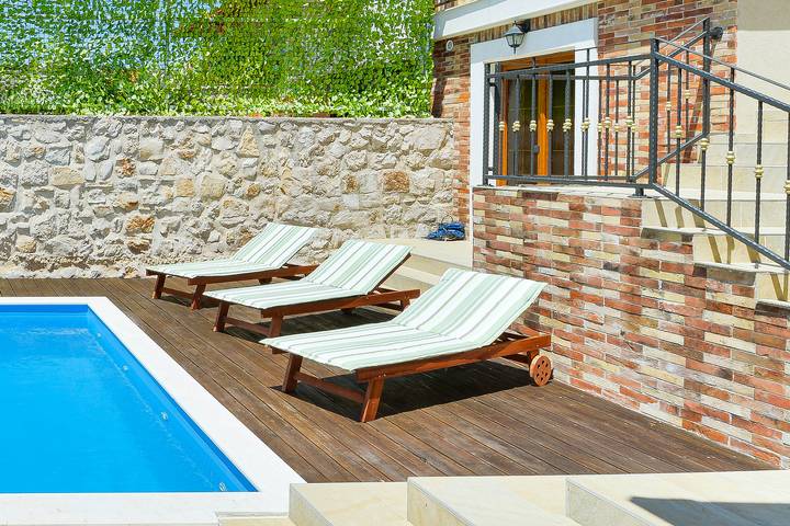 Stone villa Anita with pool in Galovac, Zadar