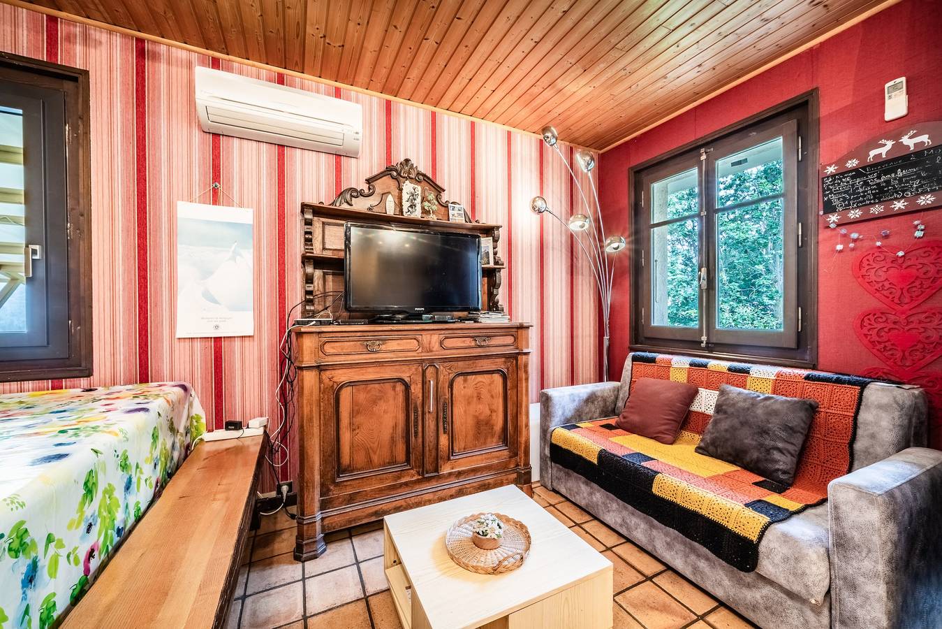Appartement entier, Appartement de vacances "Chalet La Bartavelle - Morillon" près des pistes avec terrasse et Wi-Fi in Station de Morillon, Grand Massif