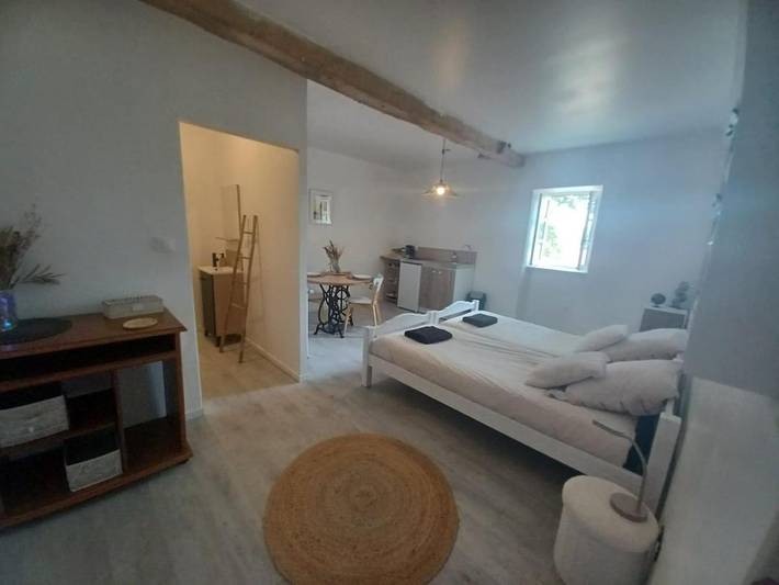 Gîte pour 2 personnes, avec Jardin et Vue à Garrevaques