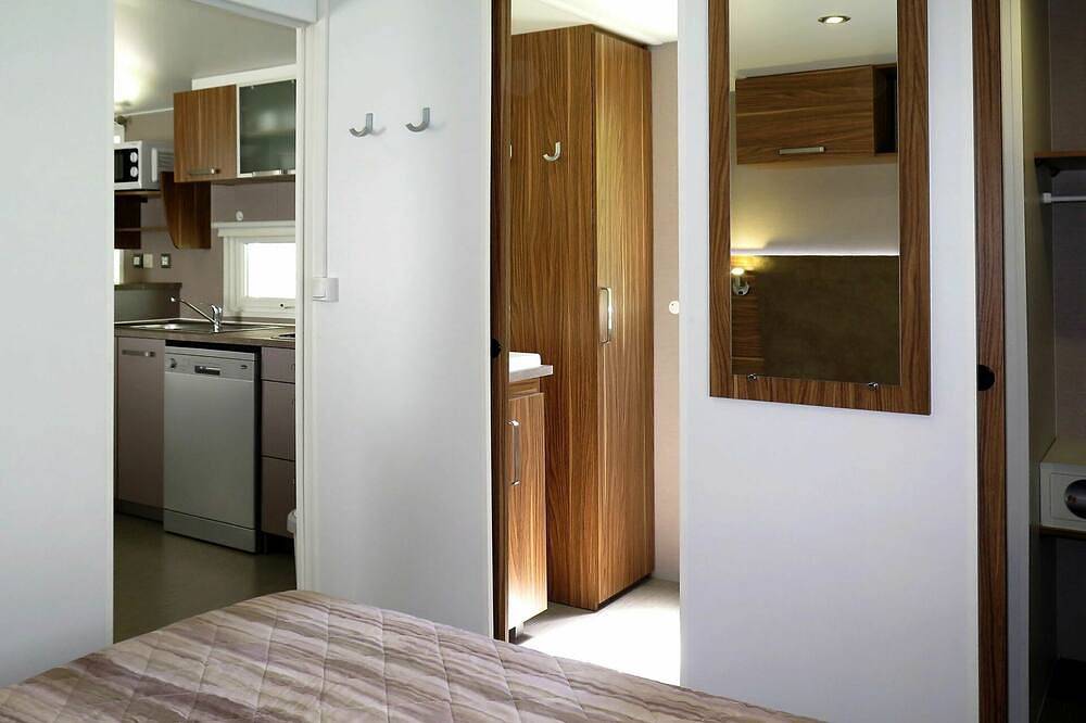 Angenehme Wohnung in einem Ferienhaus für 7 Gäste mit Klimaanlage,  W-Lan, Pool und Terrasse in Grado, Görz Provinz