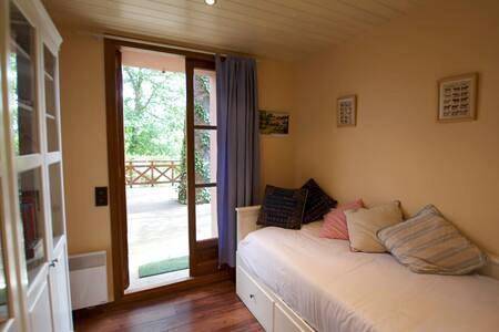 Gîte pour 5 personnes, avec piscine et balcon à Enveitg - 2