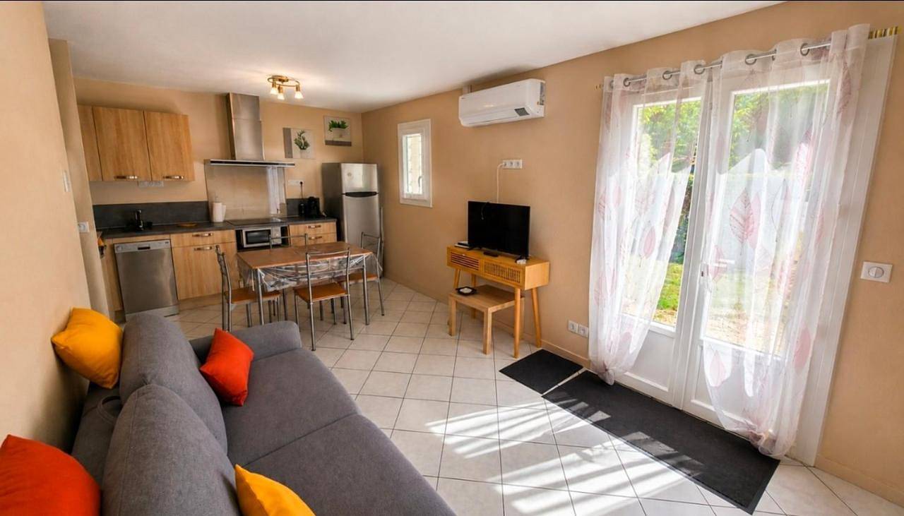 Appartement entier, Le Closne 8 proche cure in Ozillac, Région de Jonzac