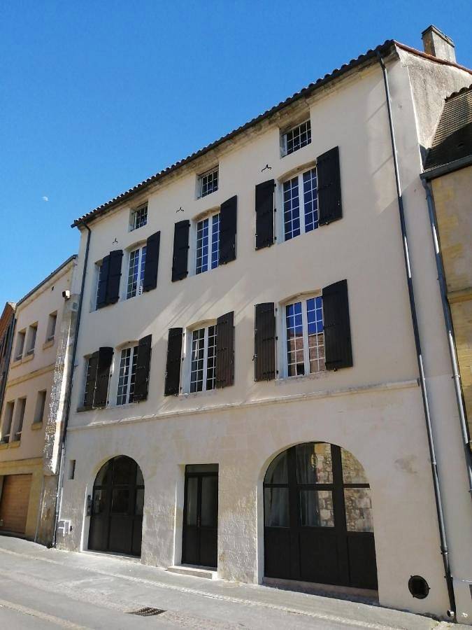 Appartement entier, Two-Bedroom Apartment in Bergerac, Périgord Pourpre