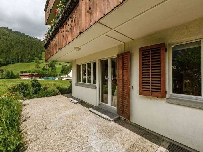 Ferienwohnung für 6 Personen, mit Balkon/Terrasse und Garten in Saanen