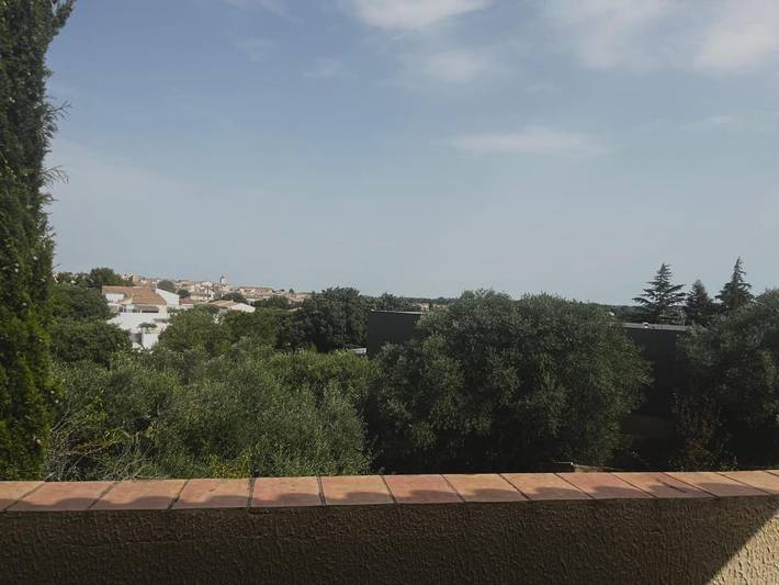 Location de vacances pour 3 personnes, avec balcon ainsi que vue et jardin à Saint-Gilles - 2