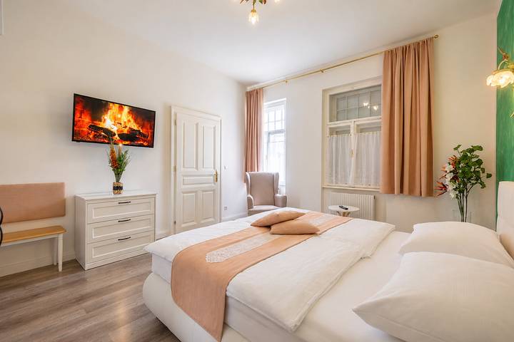 Ganze Wohnung, Albizia Apartments - Zuhause auf Reisen - Apartment Katja in Baden bei Wien, Wienerwald