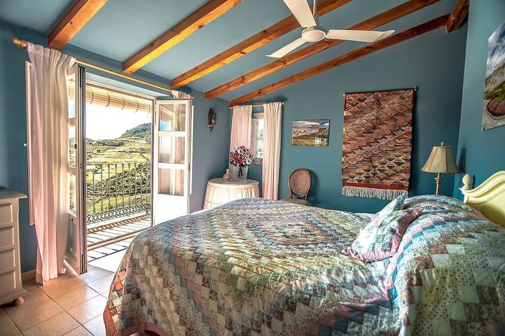 Superbe, romantique, privé, paisible villa avec vue imprenable sur le Maroc in Gaucín, Serranía de Ronda