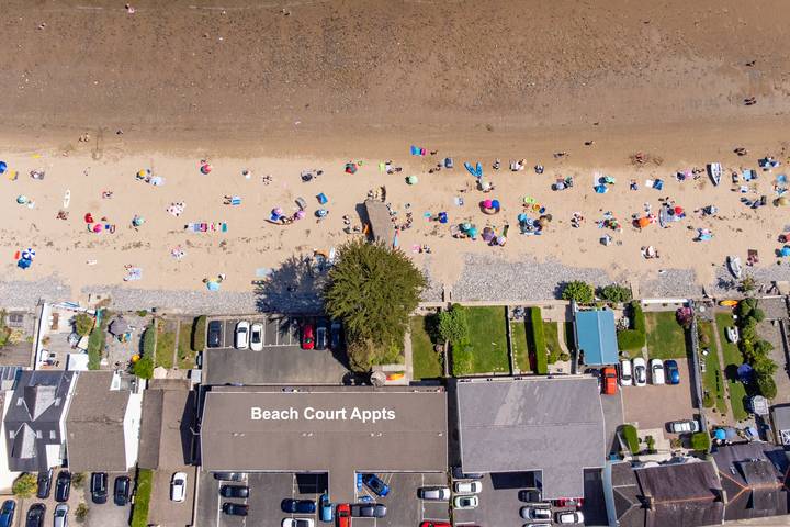Entire apartment, Life's a Beach - Direct Beach Access, Sea Views in Saundersfoot, Pembrokeshire