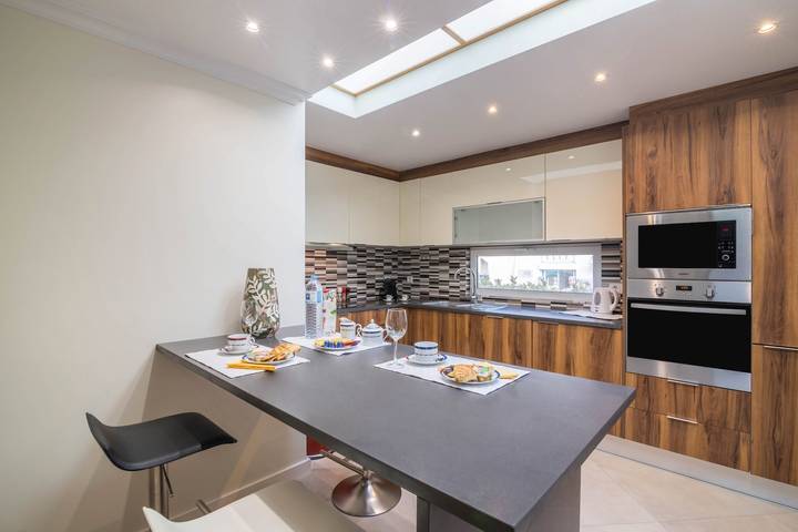 Appartement entier, Appartement Malick - Balaia avec piscine, jardin et Wi-Fi in Albufeira e Olhos de Água, District de Faro