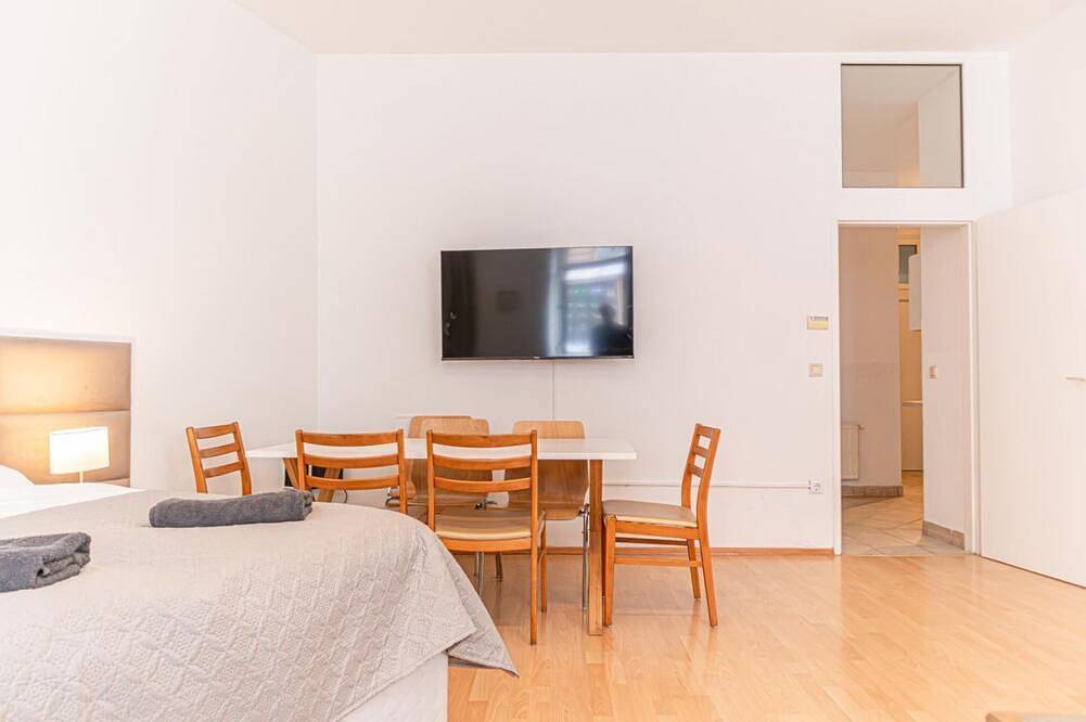 Geheel appartement, Cozy Budget 3Br Apt. with The Best Location in Wenen, Wienerwald