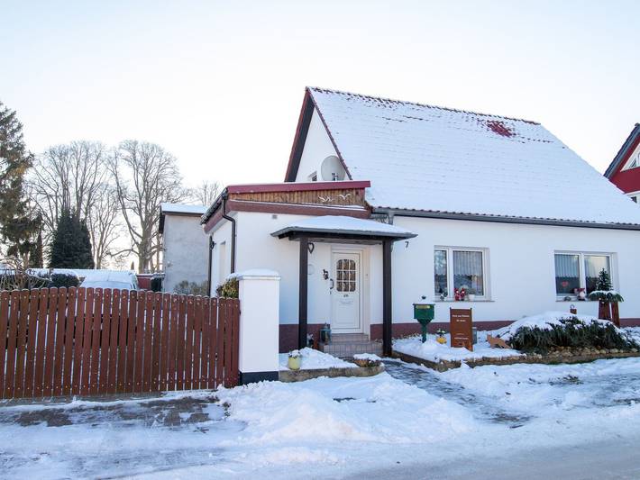 Ferienhaus für 9 Personen, mit Ausblick und Terrasse sowie Garten, kinderfreundlich in Kröslin