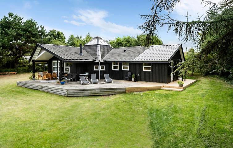 Ferieudlejning for 6 personer, med Terrasse og Have i Klint