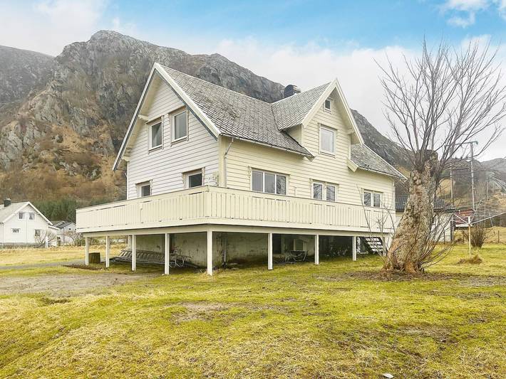 Ferienhaus für 8 Personen, mit Terrasse und Garten, mit Haustier in Bremanger