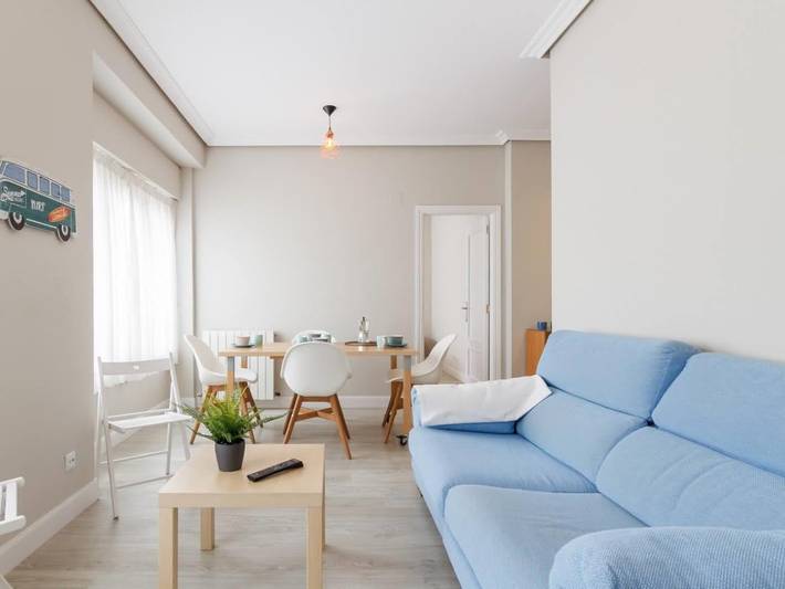 Ganze Ferienwohnung, Ferienwohnung für 3 Personen in Spa-Balneario Jardines de Albia (Bilbao), Bilbao