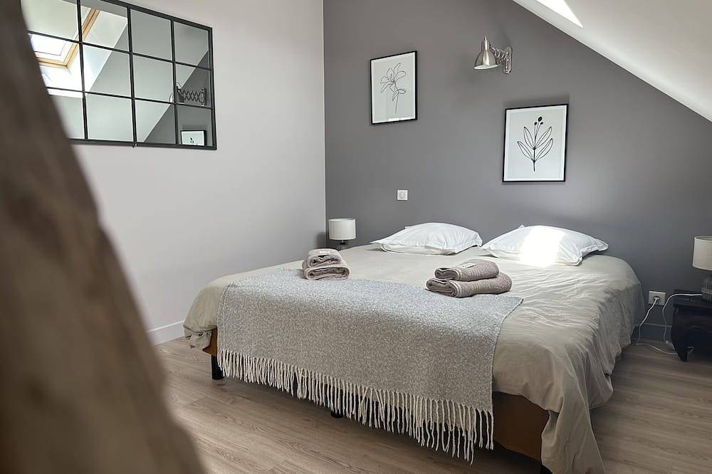 La maison du Chablisien-Gîte-Premium-Baño con ducha-Terraza in Chablis (Yonne), Auxerre region