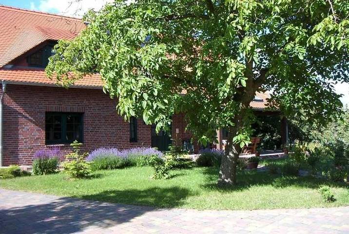 Ferienwohnung für 12 Personen, mit Balkon und Terrasse sowie Garten und Sauna in Bad Schmiedeberg - 2