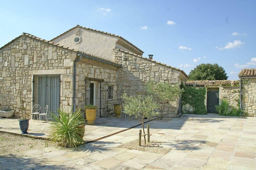 Holiday Home in Montfrin with Private Pool in Montfrin, Nimes region