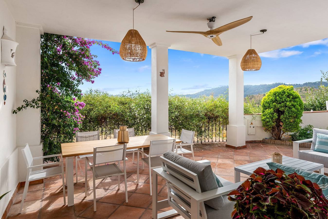 Chalet 'Villa Amira' con vistas al mar, Wi-Fi y aire acondicionado in Benahavís, Costa del Sol