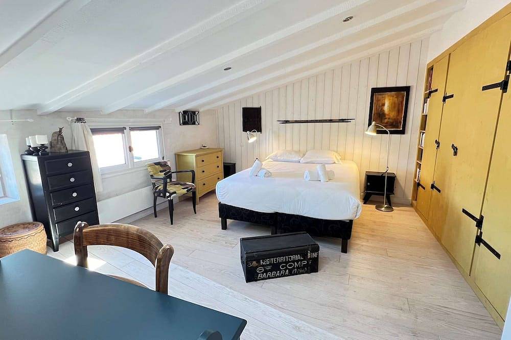 Charming villa in the heart of the village of Ars in Ars-en-Ré, Ile de Re