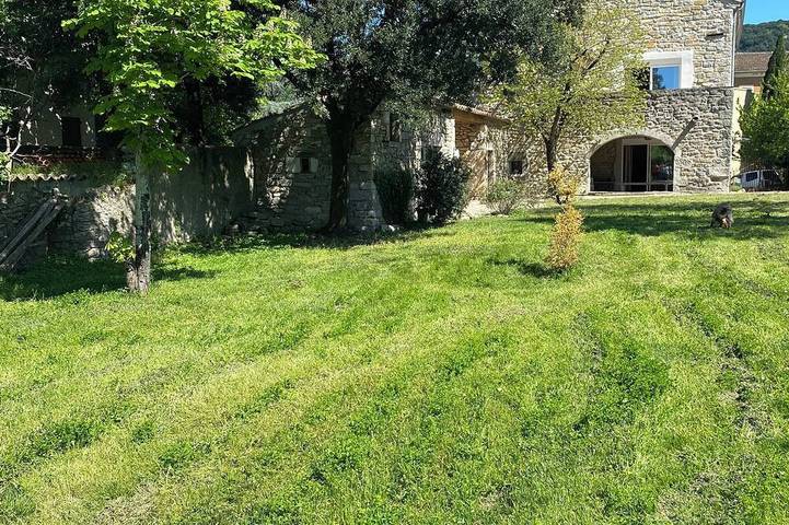 Agriturismo pour 12 personnes à Grospierres