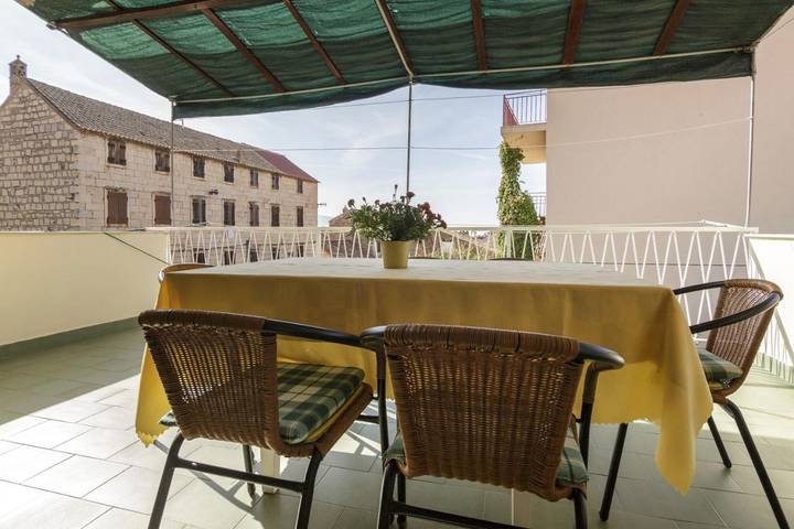 Maison d’hôte pour 6 personnes, avec Balcon et Terrasse ainsi que Jardin et Vue dans Vis