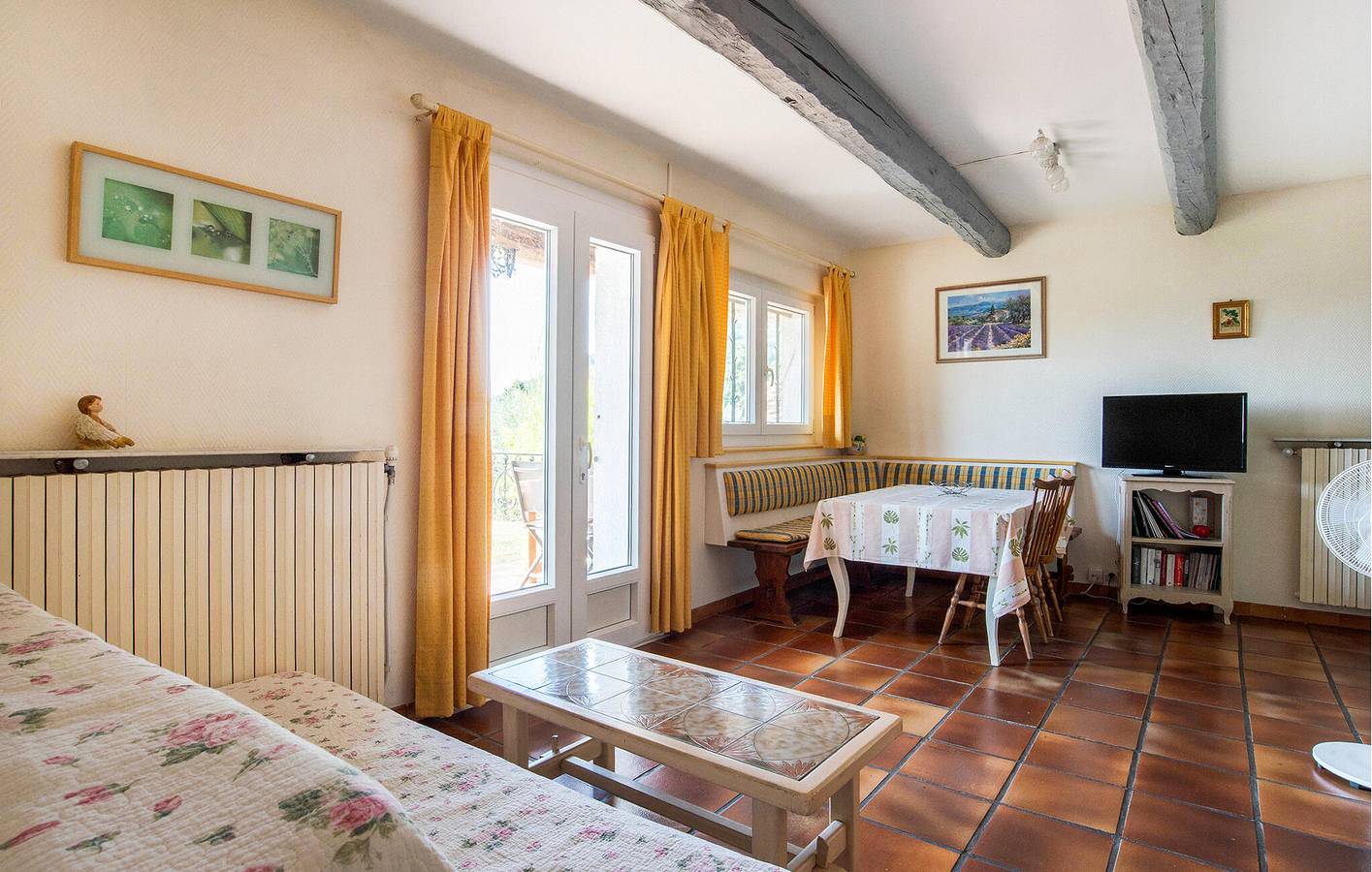 Wunderschöne Wohnung mit Meerblick, Pool und Parkplatz, 2 km von Grasse und Cabris entfernt in Grasse, Cannes und Umgebung