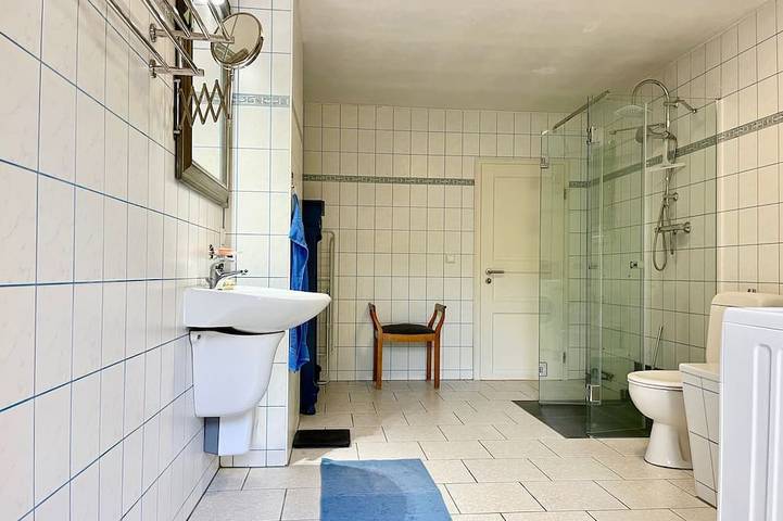 Ganze Wohnung, Ferienwohnung mit Blick in den Garten. 5 Minuten bis zum See und zur S-Bahn in Erkner, Region Oder - Spree