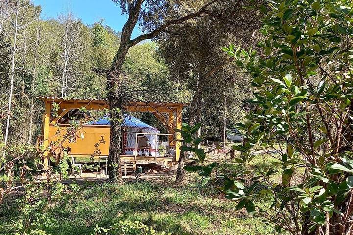 Yourte en pleine nature pour 4 personnes, au calme, proche d'Ajaccio in Carbuccia, Parc naturel régional de Corse