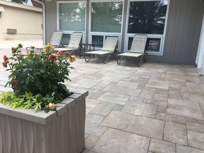 Vacation rental for 12 people, with hot tub and yard in Lake of the Ozarks