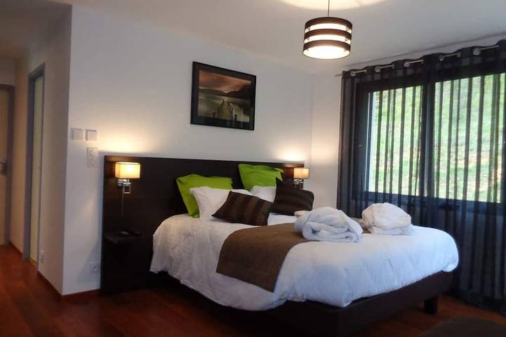 Location de vacances pour 10 personnes, avec jacuzzi et jardin, animaux acceptés à Orliaguet - 2