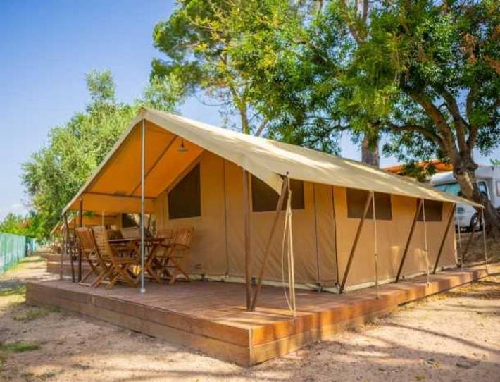 Tente pour 4 personnes, avec piscine à Cambrils