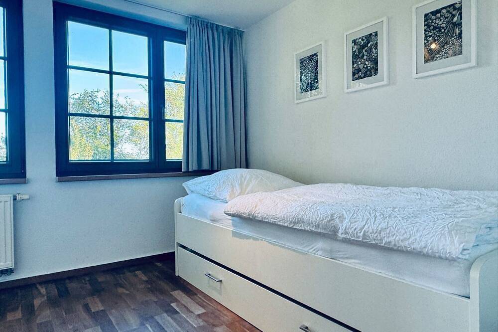 Ferienhaus Boddenblick - Charmante Doppelhaushälfte in Trips auf Rügen - in Bergen auf Rügen, Bergen auf Rügen und Umgebung