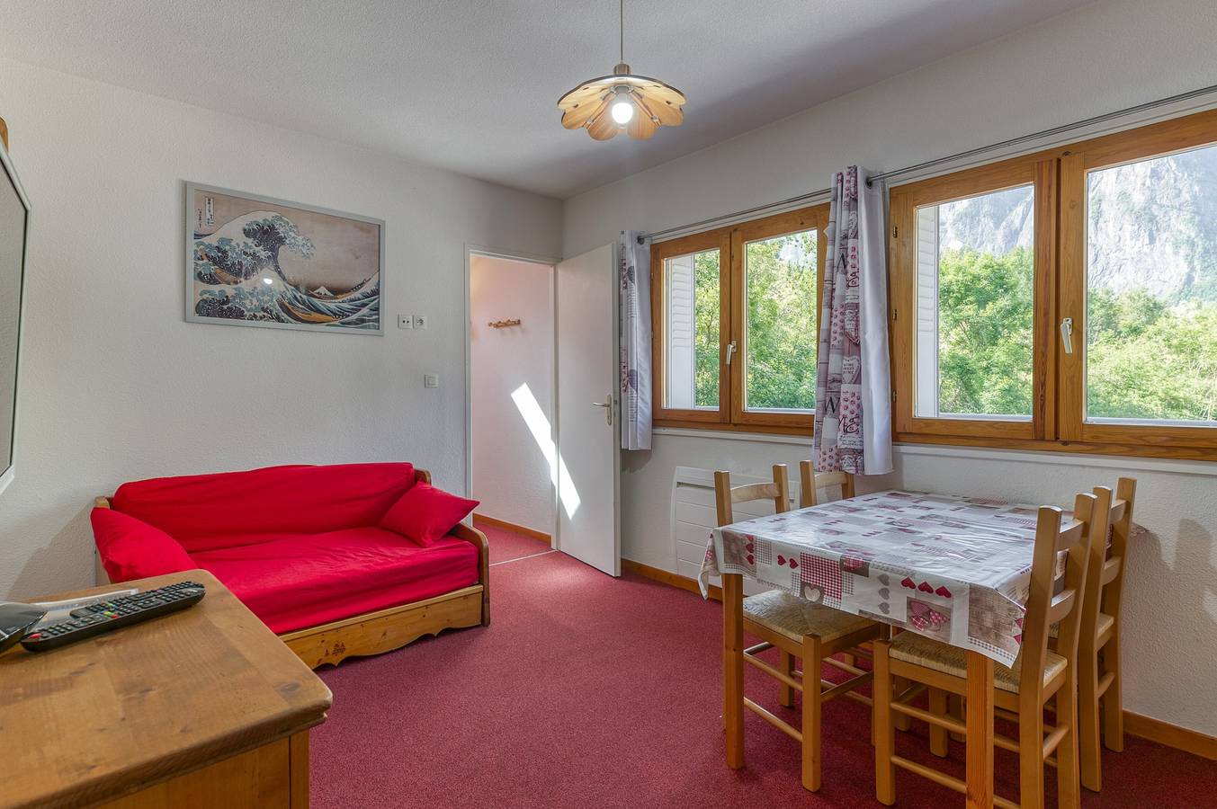 Appartement entier, Appartement 'B2 Ours Blanc' avec vue sur les montagnes, jardin partagé et Wi-Fi in Le Bourg-d'Oisans, Les Deux Alpes