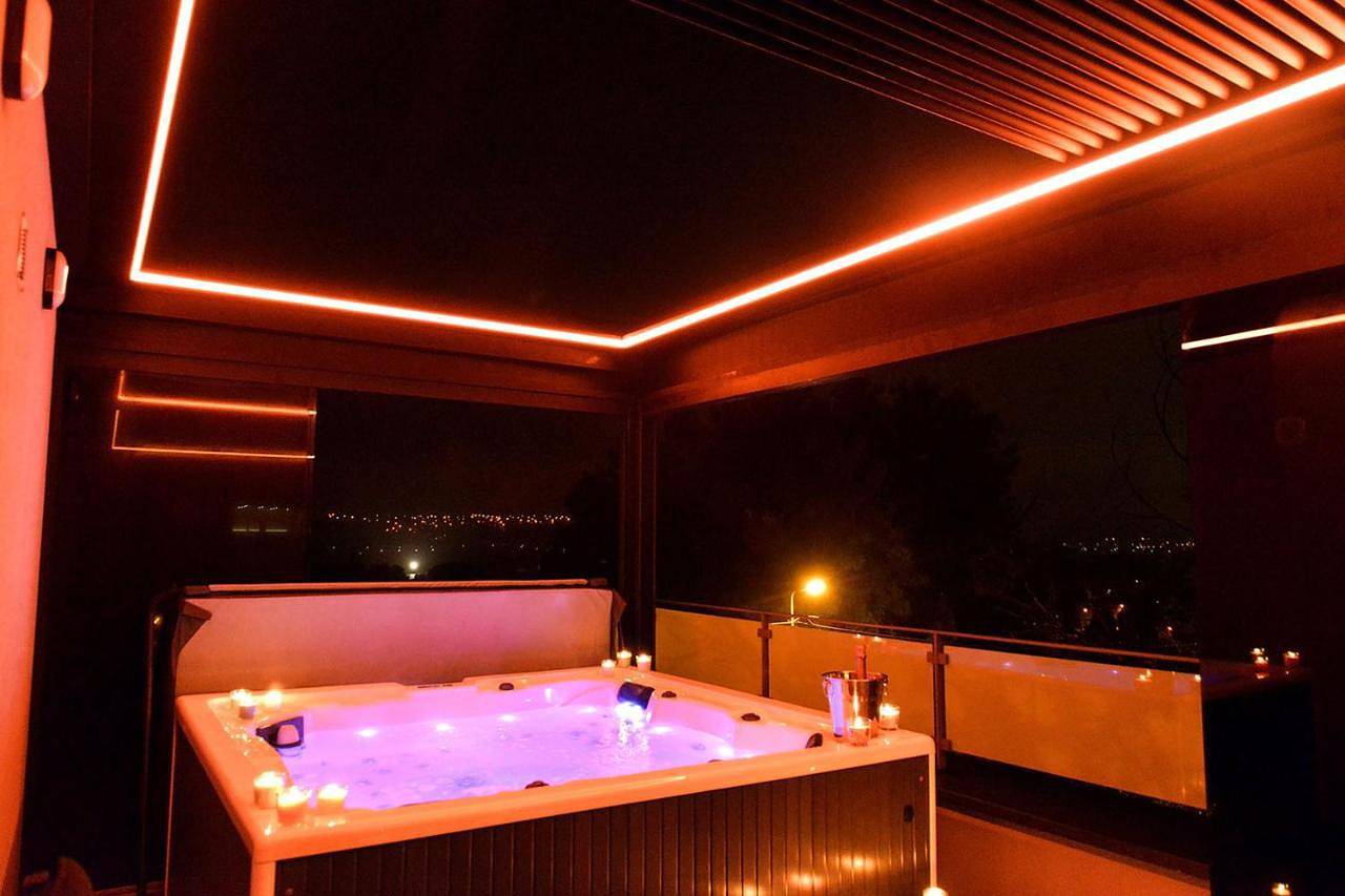 Appartement entier, Suitedreams - Sky Suite - Liège in Oupeye, Région de Liège