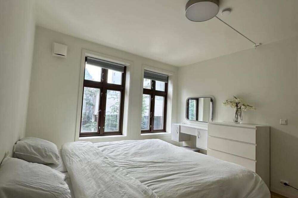 Entire apartment, Deluxe central 2 bedrooms with view and underground garage in Stavanger in Storhaug, Stavanger