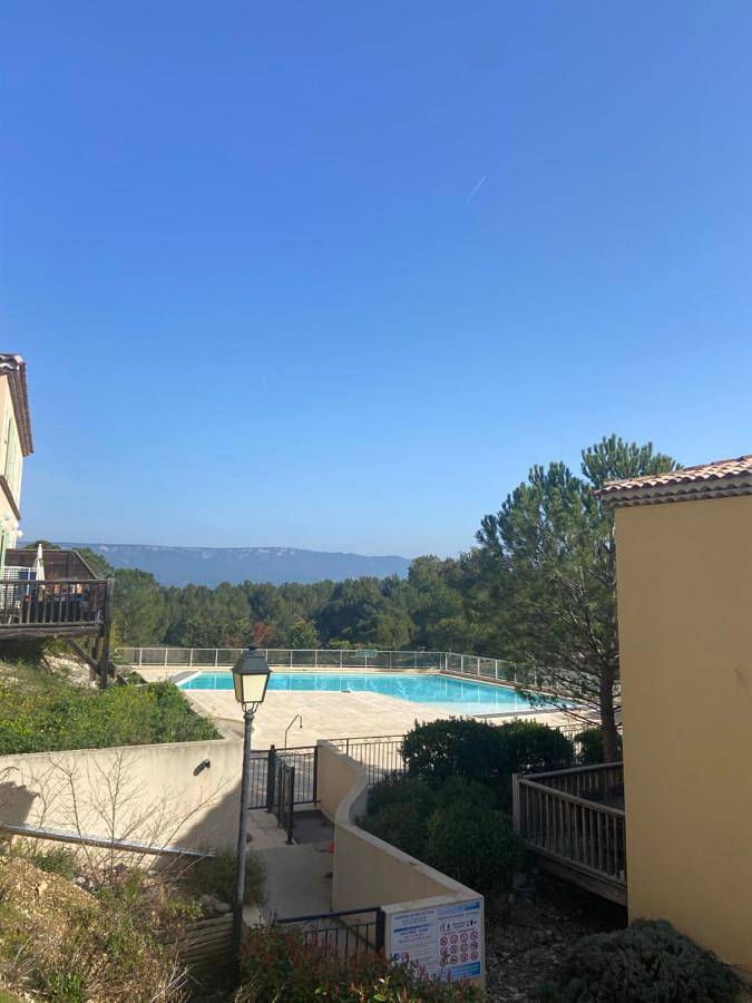 Parc de vacances pour 4 personnes, avec terrasse ainsi que bassin pour enfant et piscine dans Golf de Pont Royal - 2