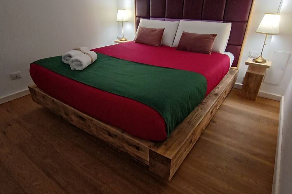 100 meters from the sea, and within walking distance of the Amalfi Coast in Battipaglia, Tyrrhenische Küste Kampanien