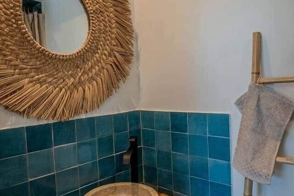 Appartement entier, Vue Piscine - Expériences Les Chênes Verts - Gîtes de charme in Piolenc, Vaucluse
