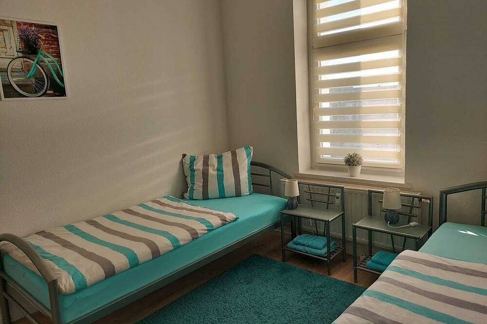Ganze Wohnung, Ferienwohnungen in Chemnitz - Ferienwohnung 1 Rot in Chemnitz, Chemnitz und Umgebung
