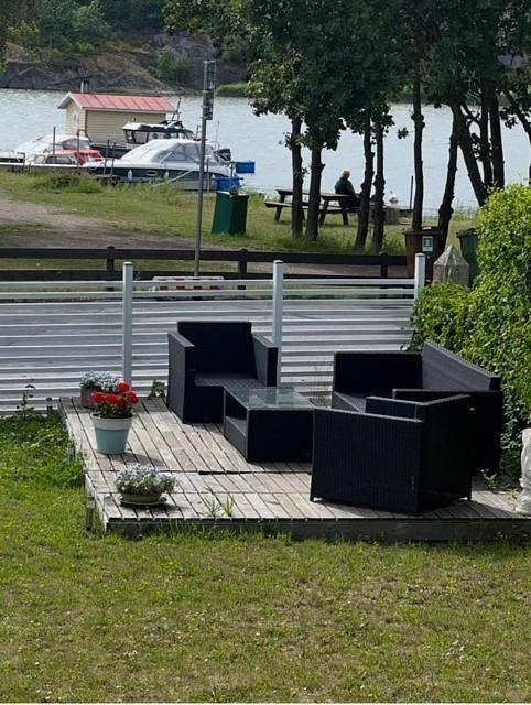 Röda Stugan, granne med havet och badplats in Hästö, Karlskrona