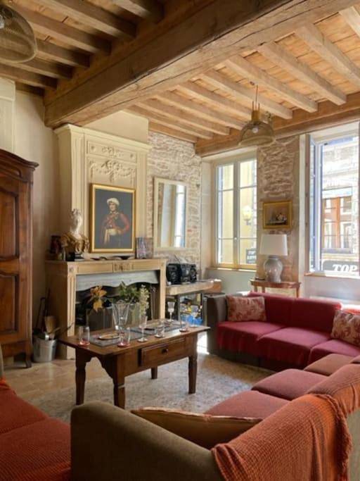 Four-Bedroom House in Tournus, Région de Mâcon