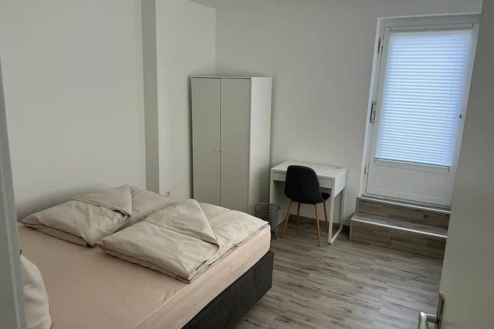 Ganze Wohnung, Eine modern renovierte Wohnung mit Balkonterrasse. in Lübbecke, Wiehengebirge