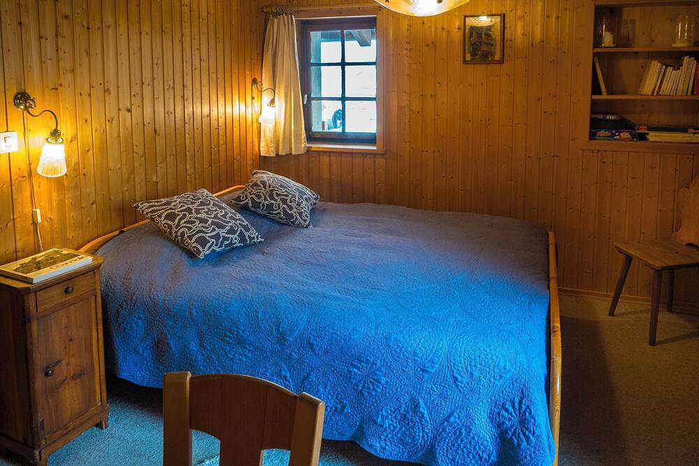 Geräumige Maisonette-Wohnung im Chalet – 8 Schlafplätzecharmante Wohnung von 96 m² auf 2 Etagen, in in Saint Luc, Anniviers